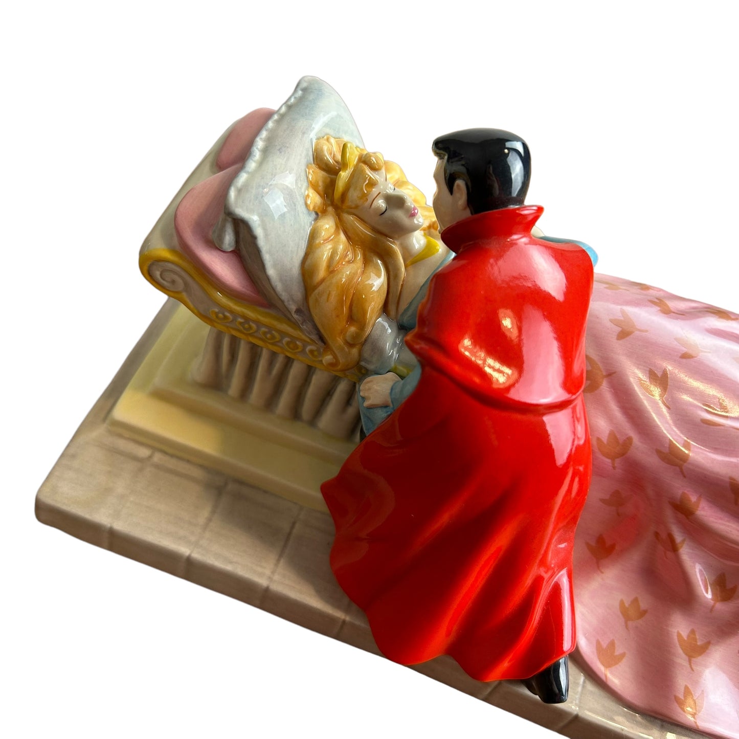 Royal Doulton Sleeping Beauty Disney Showcase Collection Loves First Kiss